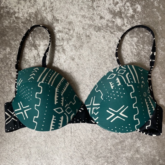 Roxy Other - Roxy Aztec Print Underwire Bikini Top
